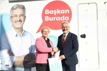 Başkan Erdem vatandaşların sıkıntılarını dinledi
