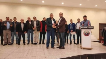 Başkan Kavaklıgil’den EYT ile emekli olan personele plaket
