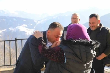 Başkan Koçhan seçim çalışmalarına Eren Bülbül’ün mezarını ziyaret ederek başladı
