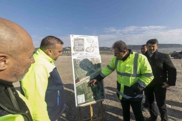 Başkan Seçer, Adıyaman’da devam eden konteyner kent çalışmalarını inceledi
