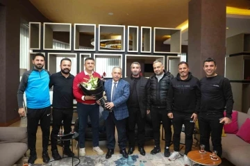 Başkan Yalçın’dan Vanspor kafilesine ziyaret
