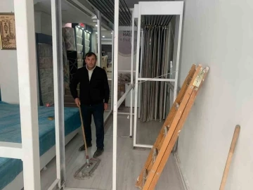 Başkent’te yıkım yapan iş makinesi, bir iş yerine ve evlere zarar verdi