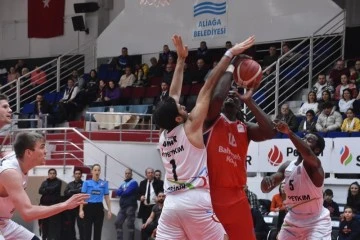 Basketbolda Aliağa Petkim evinde galip