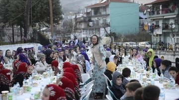 Batı Trakya Türkleri ramazanda toplu iftar geleneğini yaşatmaya devam ediyor