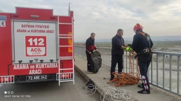 İtfaiye, yavru kedi için seferber oldu