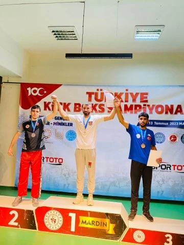 Batmanlı kick boks sporcusu Türkiye şampiyonu oldu
