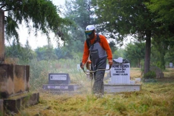 Battalgazi Belediyesi mezarlıkların bakım ve temizliğini sürdürüyor
