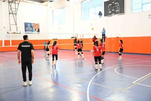 Battalgazi Yıldız Kızlar Voleybol Takımı, 3-0 galip
