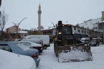 Bayburt’ta beklenen kar dondurucu soğukla birlikte geri geldi