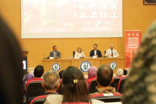 Bayburt’ta ’Filistin Mücadelesinde Türkiye’nin Kamu Diplomasisi’ konulu panel düzenledi
