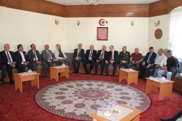 Bayburt’ta geleneksel bayramlaşma Şingah Mahalle Odası’nda gerçekleşti
