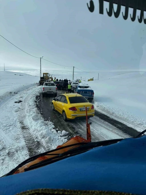 Bayburt’ta kapalı köy yolları açılıyor
