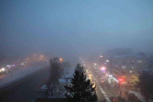 Bayburt’ta yoğun sis etkili olmaya devam ediyor
