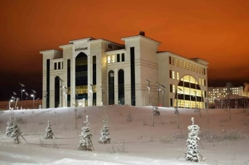 Bayburt Üniversitesi Kütüphanesi 100 bin kayıtlı esere ulaştı
