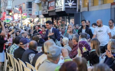 Bayraklı’da vatandaşlar belediyenin iftar sofralarında buluşacak
