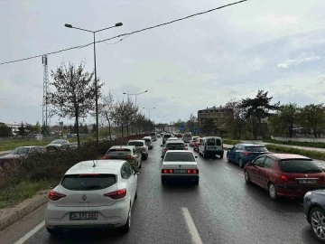 Bayramda park gezisi trafik çilesine dönüştü
