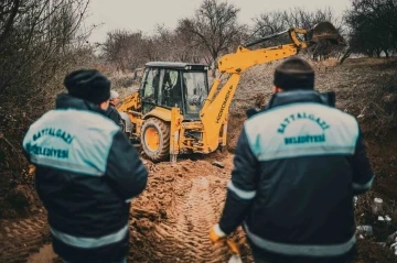 Belediye ekiplerinden Yenice Mahallesi’nde alt yapı ve stabilize çalışması
