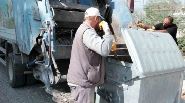 Bergama Belediyesi mahalle mahalle çöp konteynerlerini temizliyor
