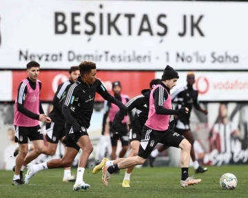 Beşiktaş'ta yoğun mesai! Çift idmanla hazırlıklar sürüyor