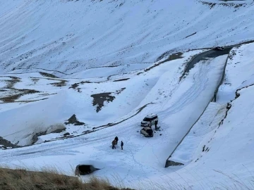 Beyaz gelinliğini giyen Nemrut’ta kış güzelliği
