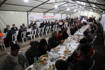 Beyazgül, Hilvan’da vatandaşlarla iftar yaptı
