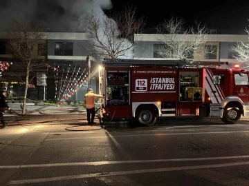 Beylikdüzü’nde market deposunda yangın
