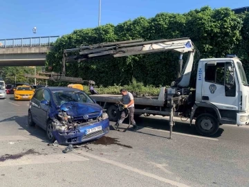 Beyoğlu’nda araçların arasında sıkışan gencin bacağı koptu
