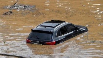 Beyrut'ta sağanak yağış taşkınlara yol açtı