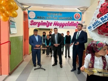 Beyşehir’de kursiyerler el emeklerini sergiledi
