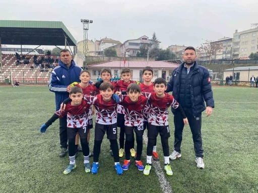 Bilecik Futbol Akademi U-11 Futbol Takımı katıldıkları ilk turnuvada göz doldurdu
