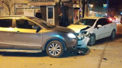 Bilecik’te meydana gelen trafik kazası maddi hasarla atlatıldı
