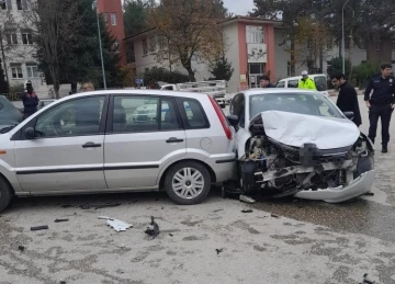 Bilecik’te trafik kazası: 3 yaralı
