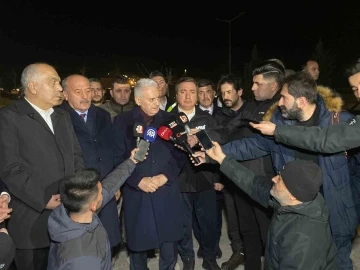 Binali Yıldırım: &quot;Kurtarma çalışmaları gece de termal kameralar yardımıyla devam ediyor&quot;
