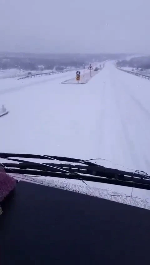 Bingöl’de karayolları ekipleri kar çalışmalarını sürdürüyor
