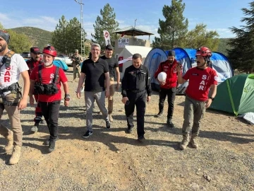 Bingöl’de SAR ekibi, gönüllülere kamplı eğitim verdi
