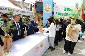 Bingöl’de vatandaşlara fidan dağıtımı yapıldı
