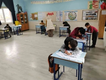 Bir Gelecek 2022’de 7 bin öğrenciye destek oldu
