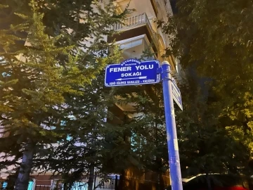 Bir kişiyi yaraladı, polise yakalanmamak için başına silah dayadı
