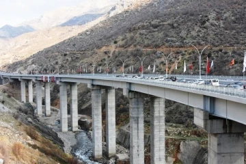 Bitlis Çayı Viyadüğü törenle açıldı
