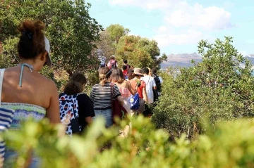 Bodrum’da öğrenciler kıyı temizliği yaptı
