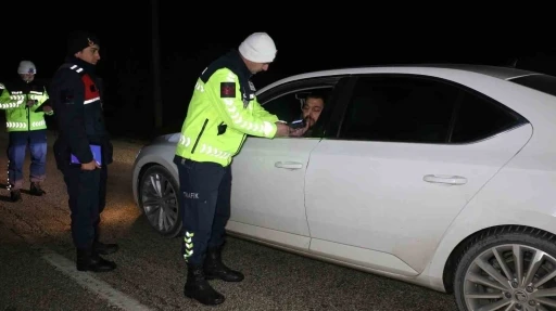 Bolu’da jandarma ekiplerinden sıkı denetim
