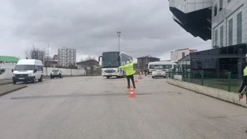 Bolu’da otogarda kış lastiği uygulaması
