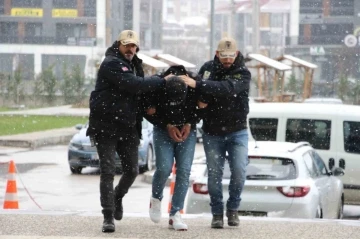 Bolu’da yakalanan DEAŞ üyesi adliyeye sevk edildi
