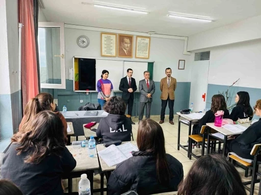 Bozdoğan Kaymakamı Polat, öğrencilerin eğitim süreçlerini yerinde inceledi
