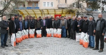 Bozüyük’te çiftçilere ayçiçeği tohumu dağıtıldı
