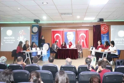 Bozüyük’te &quot;Gençler Tartışıyor&quot; münazara etkinliği düzenlendi
