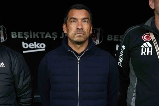 Bronckhorst’tan kadroda 3 değişiklik
