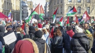 Brüksel'e kadar devam edecek Filistin'e destek yürüyüşü Paris'te başladı