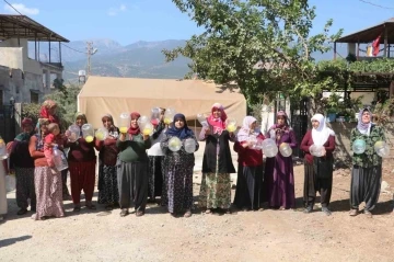 Bulaşıkların tezgahın boyunu geçtiği Hatay Hassa’da susuzluğa bidonlu tepki
