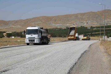 Bulgurlu Mahallesi’nde asfalt çalışması
